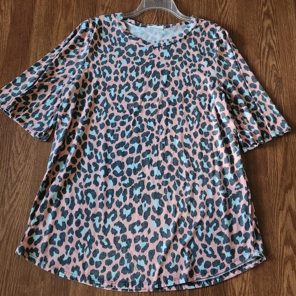 Bombom Leopard Print Women's Top